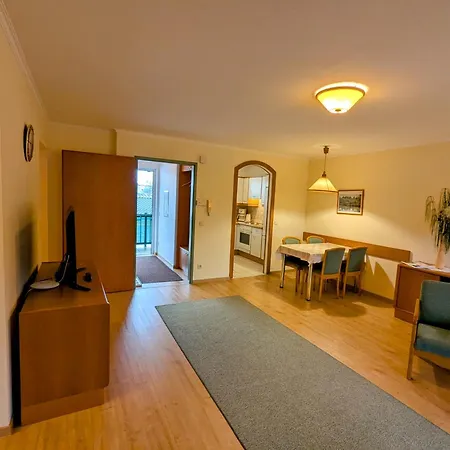 Apartment Am *